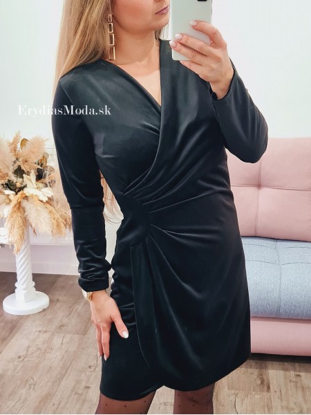 Elegantné zamatové šaty čierne 51297